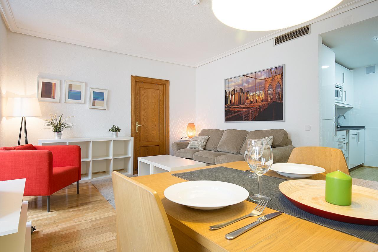 Apartamentos San Lorenzo 26 Мадрид Екстериор снимка