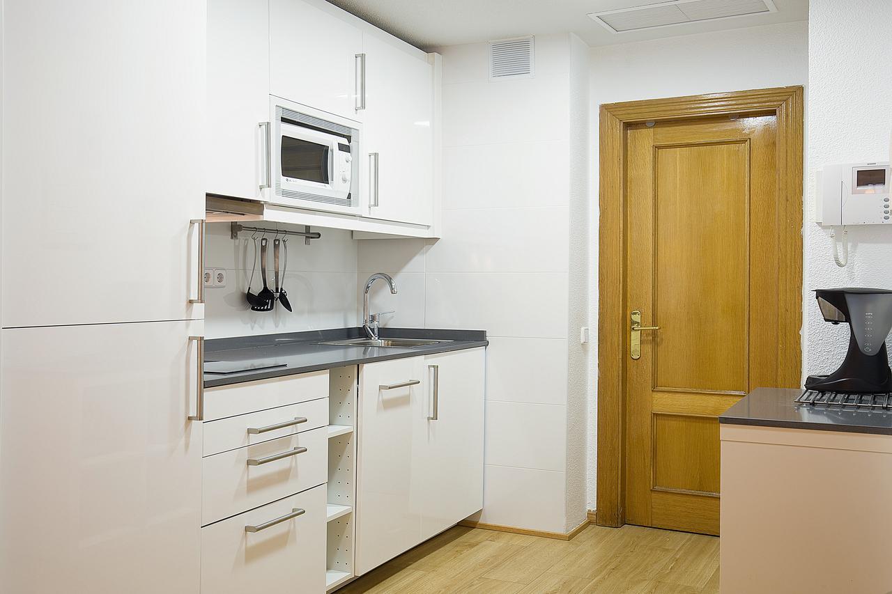 Apartamentos San Lorenzo 26 Мадрид Екстериор снимка