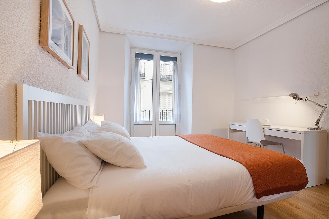 Apartamentos San Lorenzo 26 Мадрид Екстериор снимка