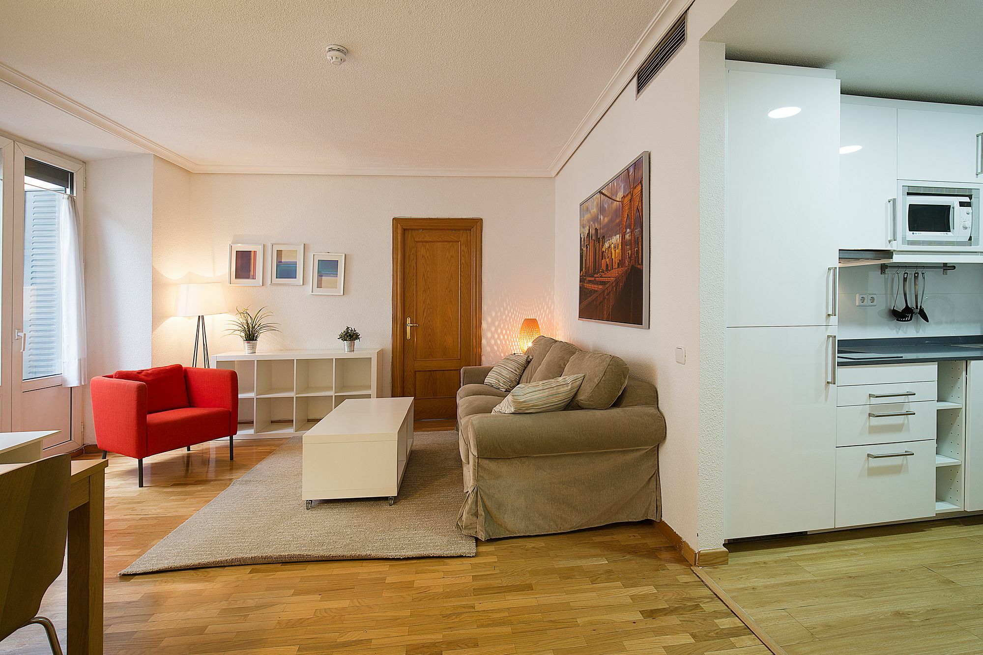 Apartamentos San Lorenzo 26 Мадрид Екстериор снимка