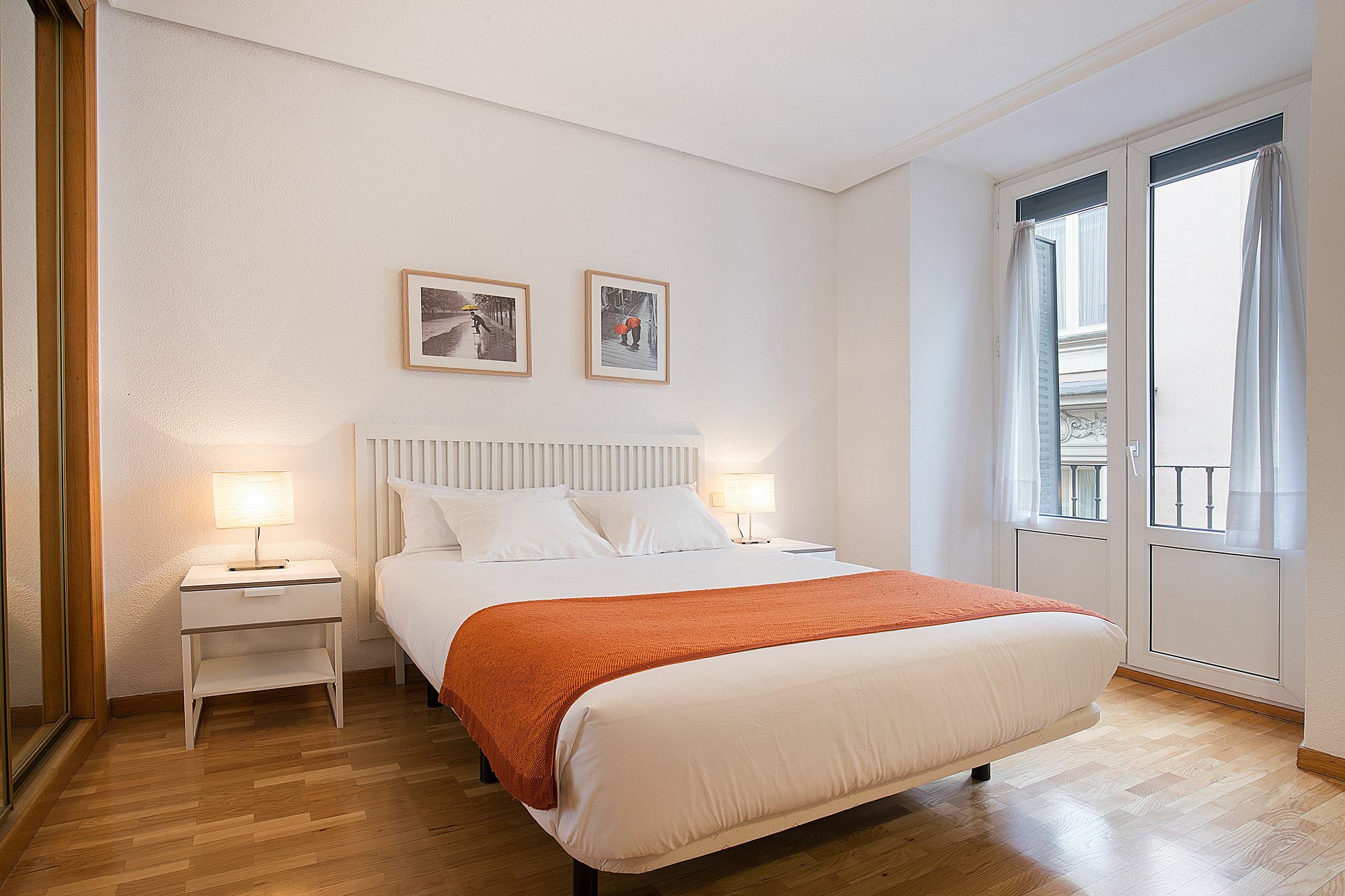 Apartamentos San Lorenzo 26 Мадрид Екстериор снимка