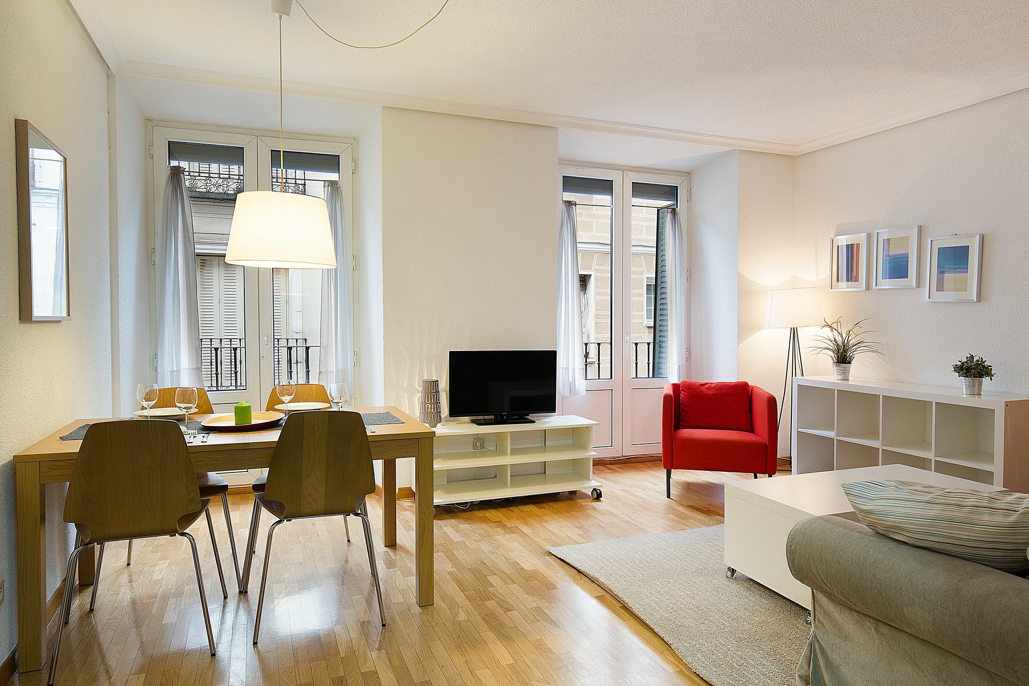 Apartamentos San Lorenzo 26 Мадрид Екстериор снимка