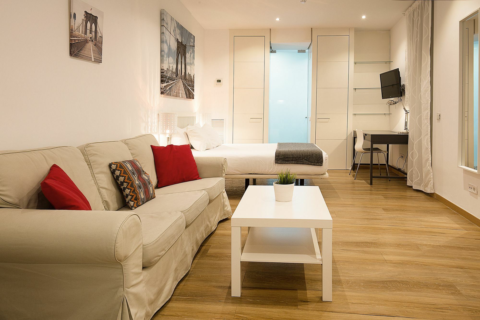 Apartamentos San Lorenzo 26 Мадрид Екстериор снимка